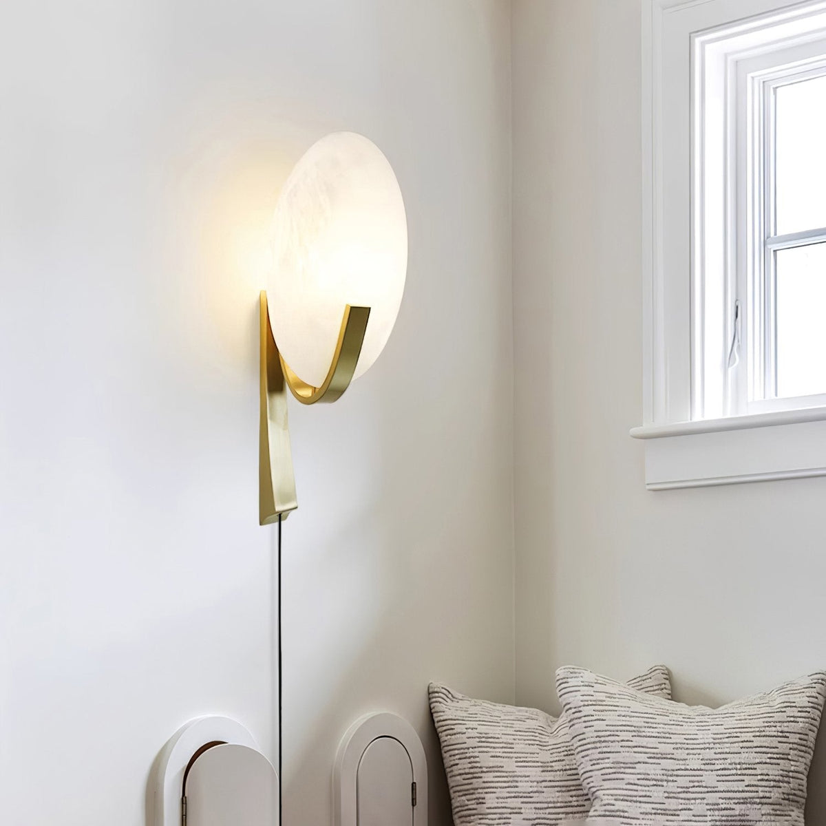 Althea Minimalist Alabaster Wall Lamp