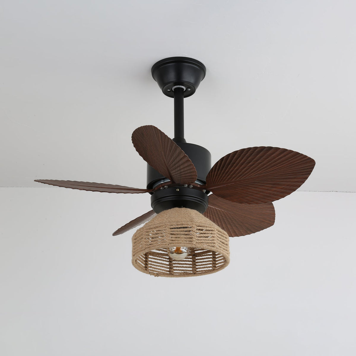 Plafonnier ventilateur Rivora en rotin tropical