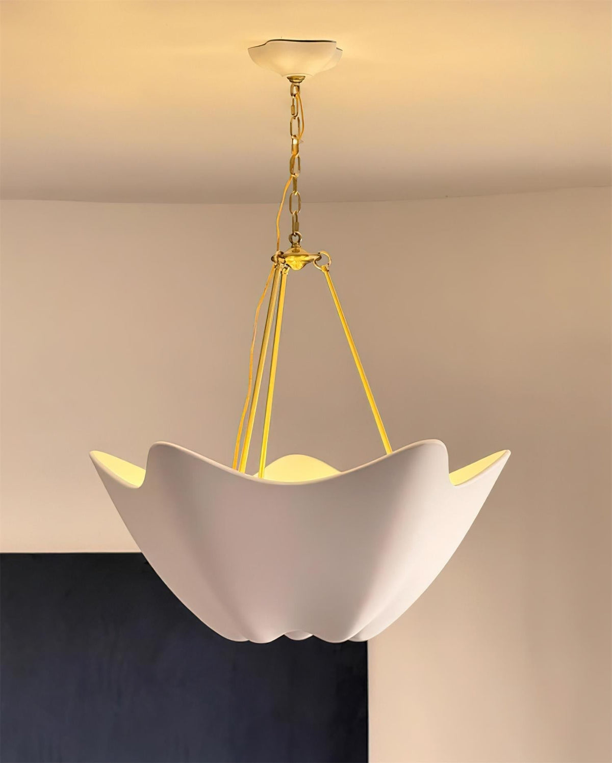 Alana Lustre Sculptural Pétales