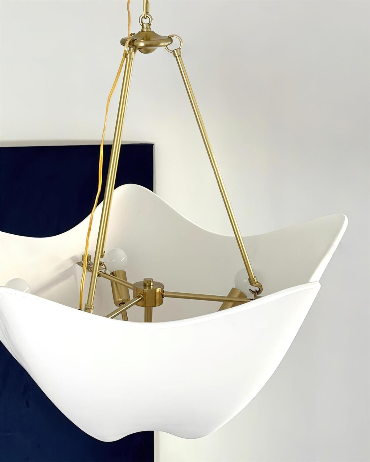 Alana Lustre Sculptural Pétales