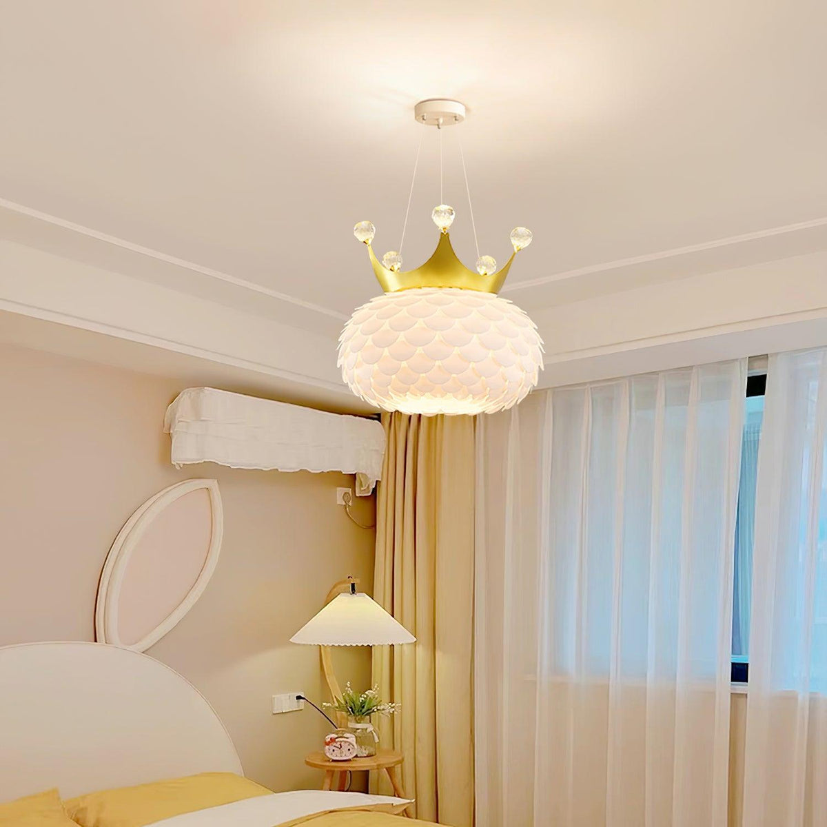 Solara Lampe suspendue en acrylique à couronne festonnée fantaisiste