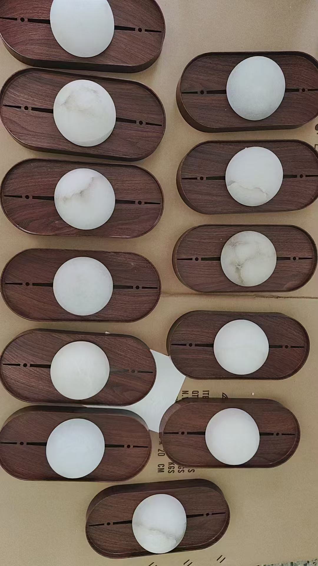 Ildvuvyh Moderne Minimaliste Métal Albâtre Applique Murale
