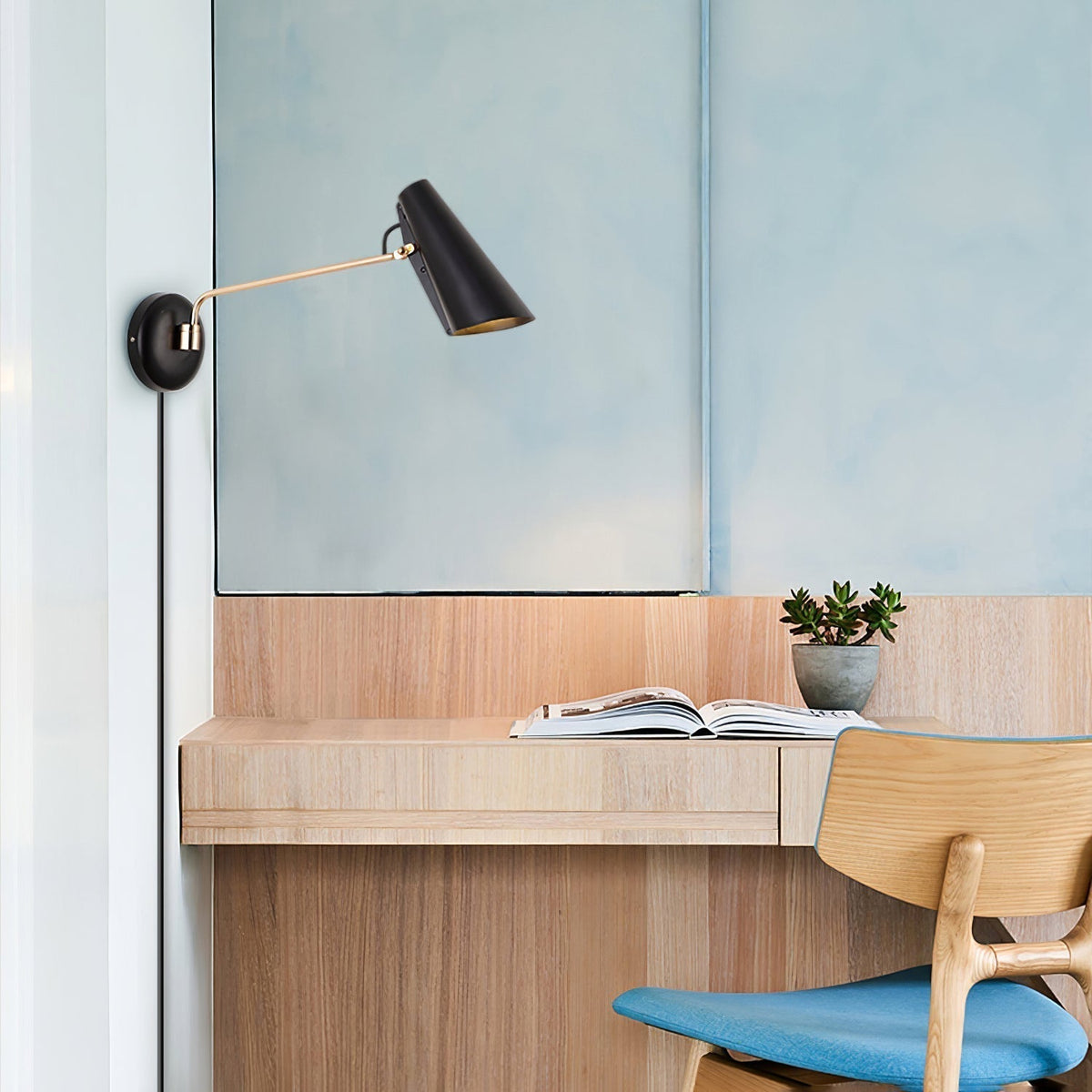 Izoren Elegance Birdy Plug-in Wall Lamp