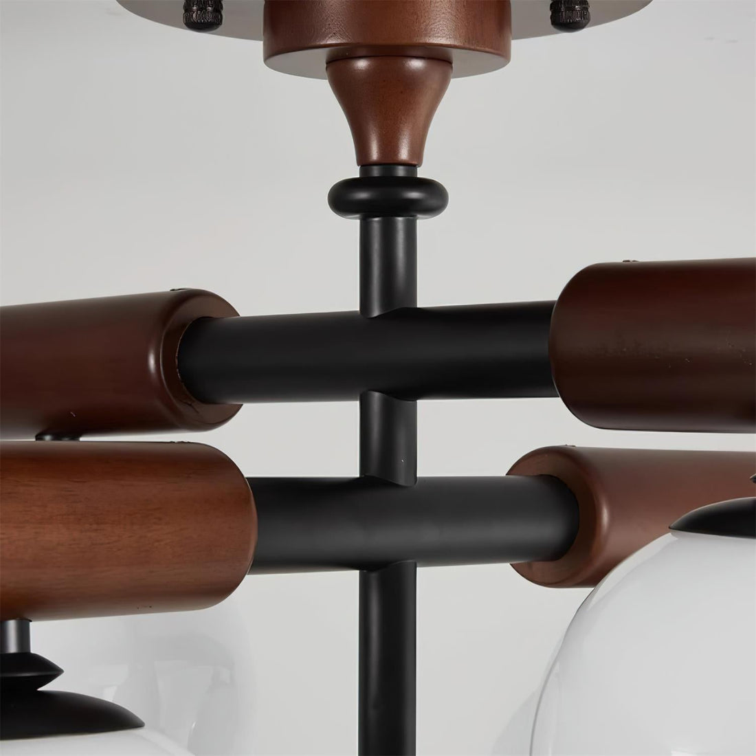 Briette Lustre Plafonnier Bras en Bois Globe Sculptural