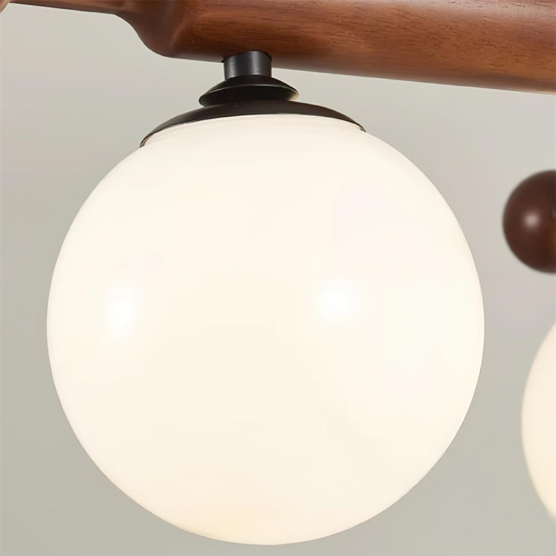 Briette Lustre Plafonnier Bras en Bois Globe Sculptural
