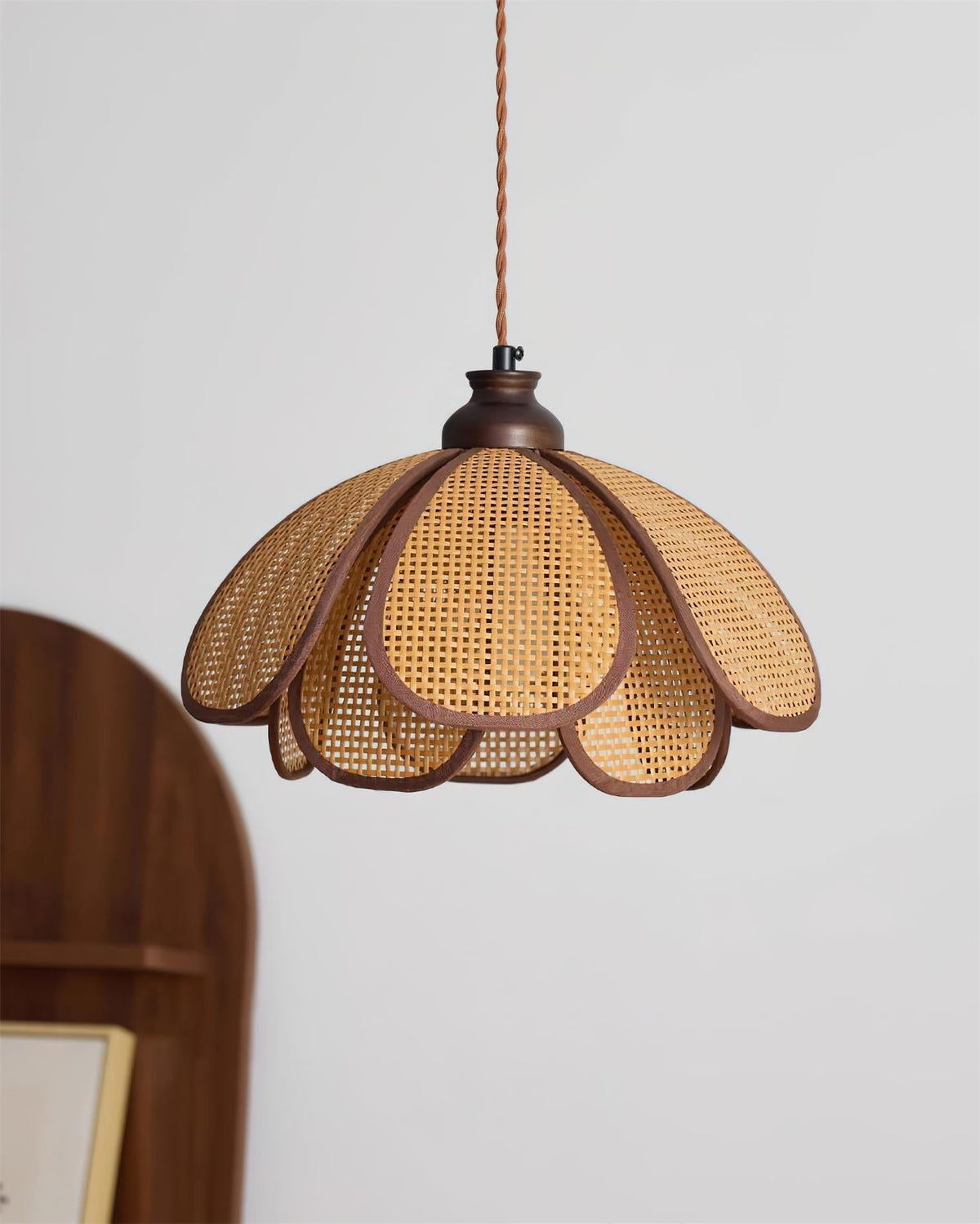 Capelina Suspension Pétale en Bois Moderne
