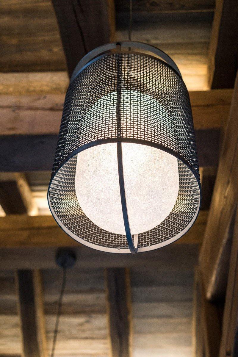 Solara Suspension Cylindre en Maille Accent en Laiton Industriel