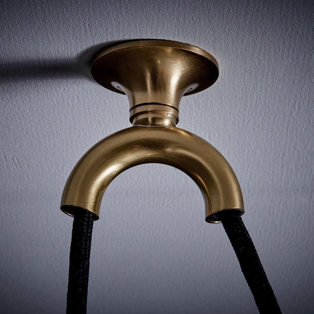 Omen Suspension Dôme Équilibre Laiton Métal Minimaliste Moderne