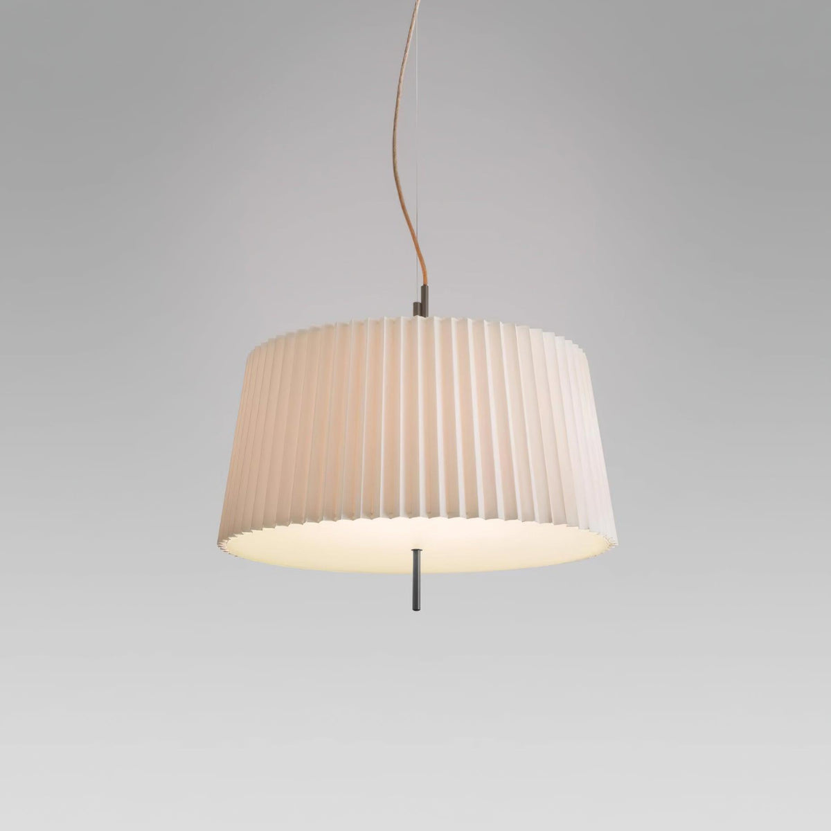 Folie Suspension Plissée Minimaliste Sérénité