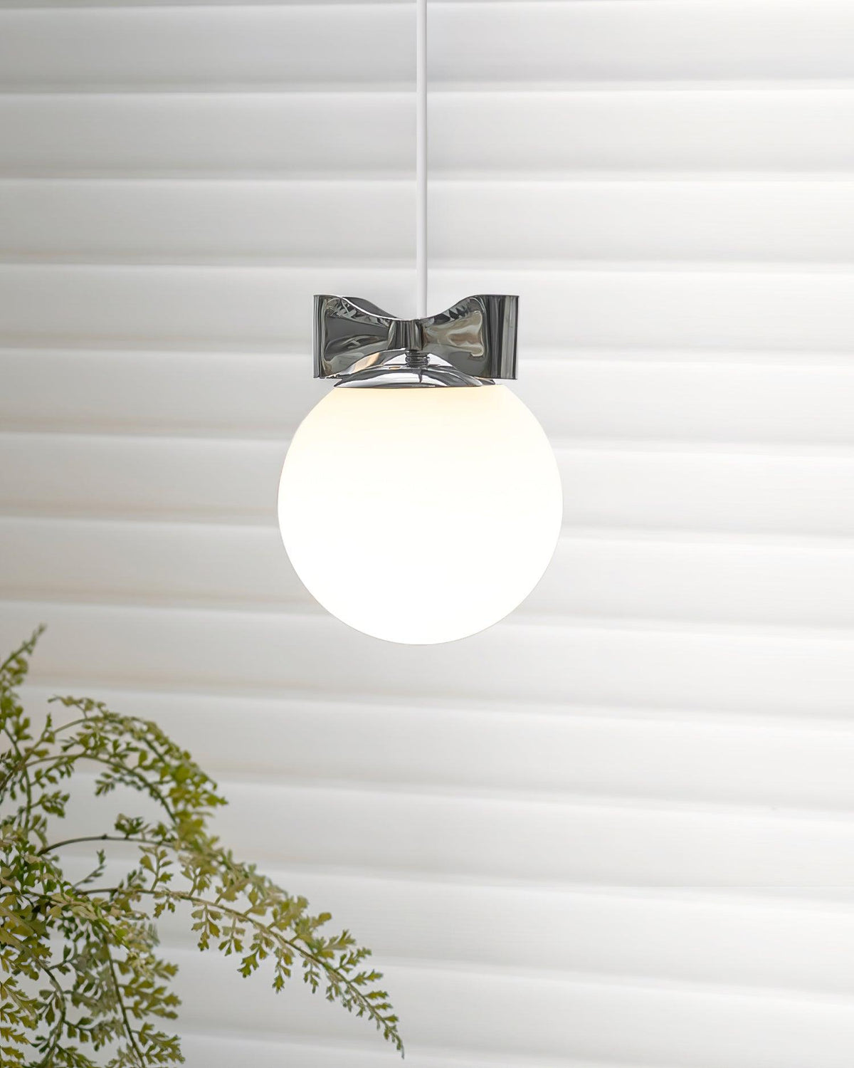 Luna Lampe Suspendue Globe en Verre Accent Chromé Minimaliste