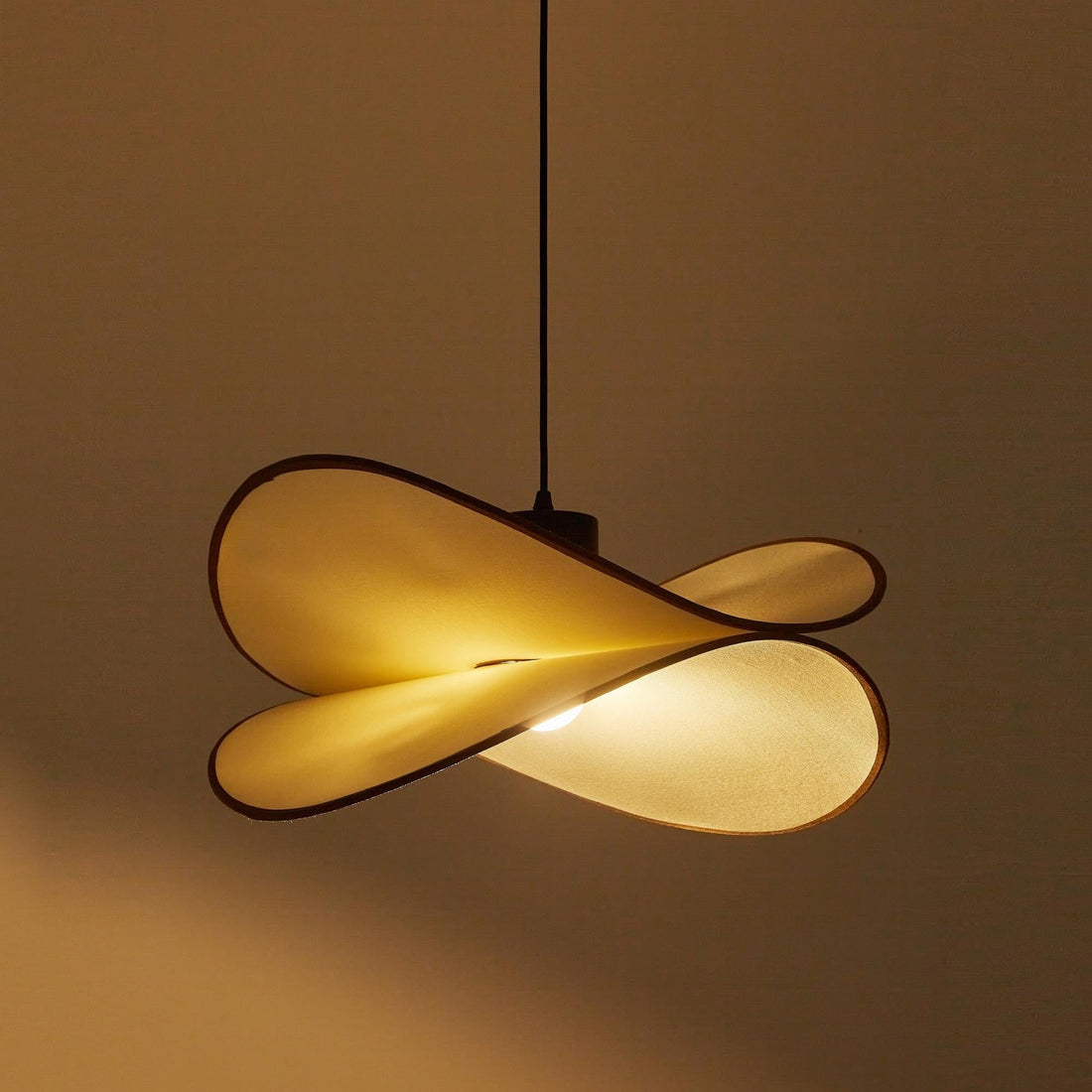Cicaros Suspension Métal Tissu Art Créatif