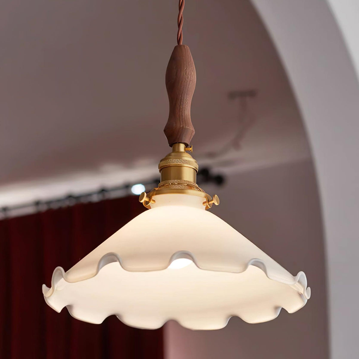 Milky Suspension Fleur en Verre Volant Organique