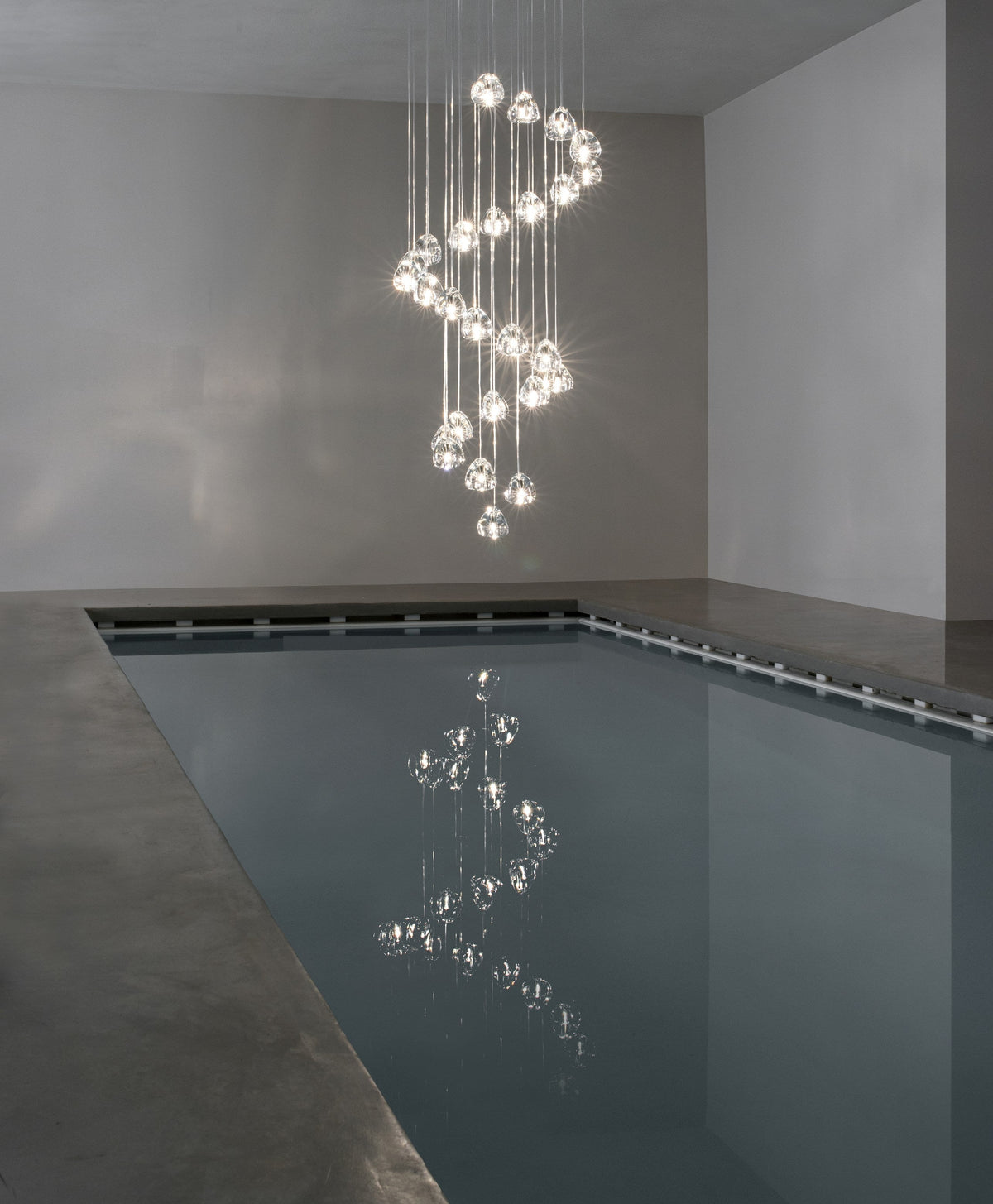 Avynor Suspension Luxe Postmoderne