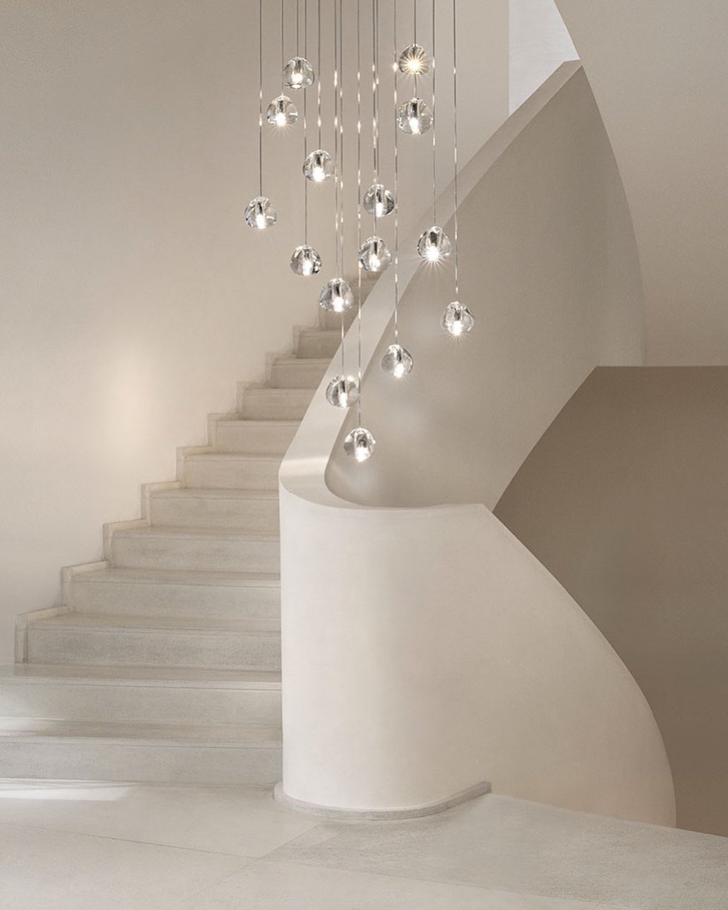 Avynor Suspension Luxe Postmoderne