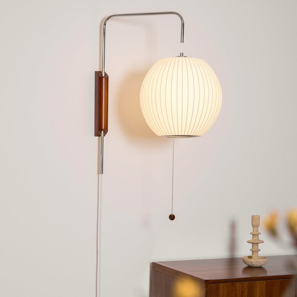 Lustra Wall Sconce Walnut Ball