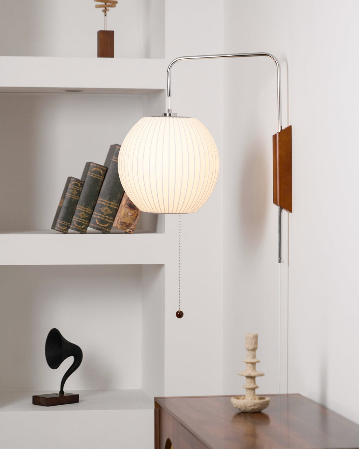 Lustra Wall Sconce Walnut Ball