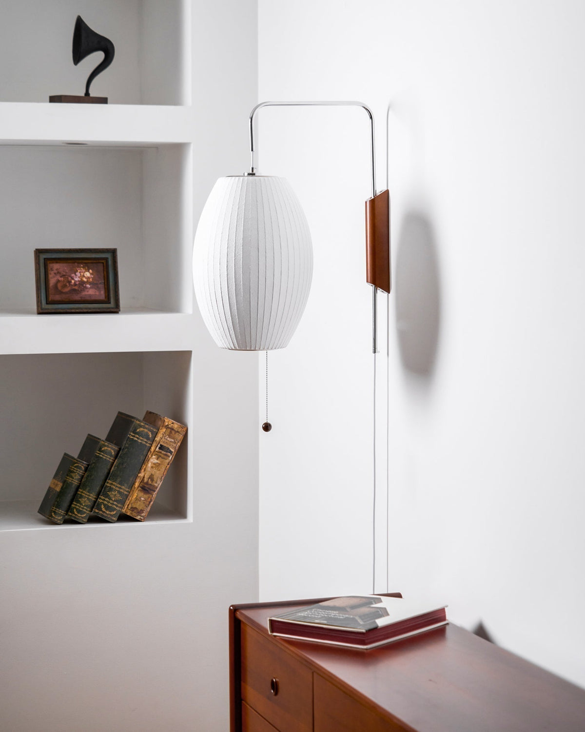 Lustra Wall Sconce Walnut Ball