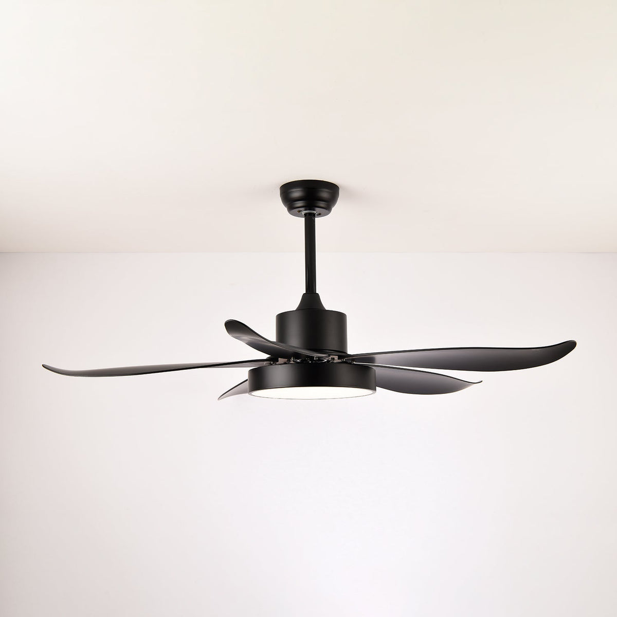 Plafonnier ventilateur moderne Auron