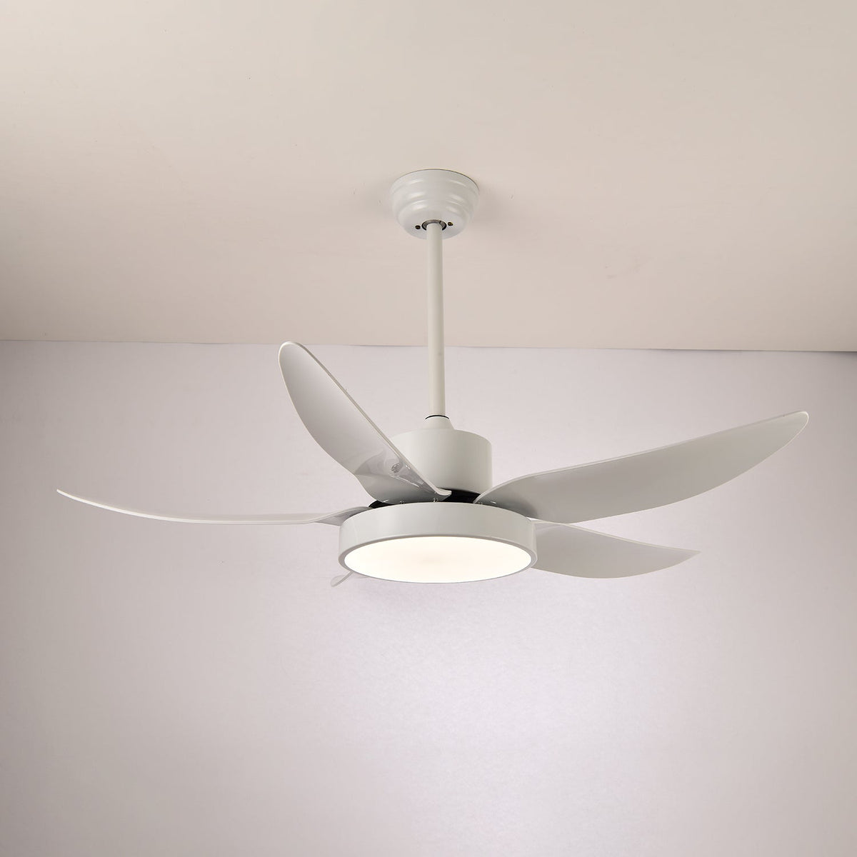 Plafonnier ventilateur moderne Auron