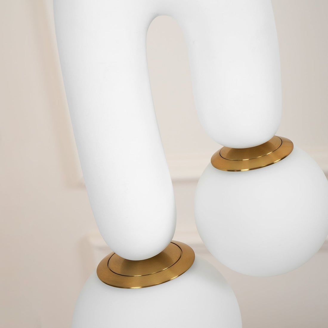 Oo Plafonnier Lisse Sculptural Organique