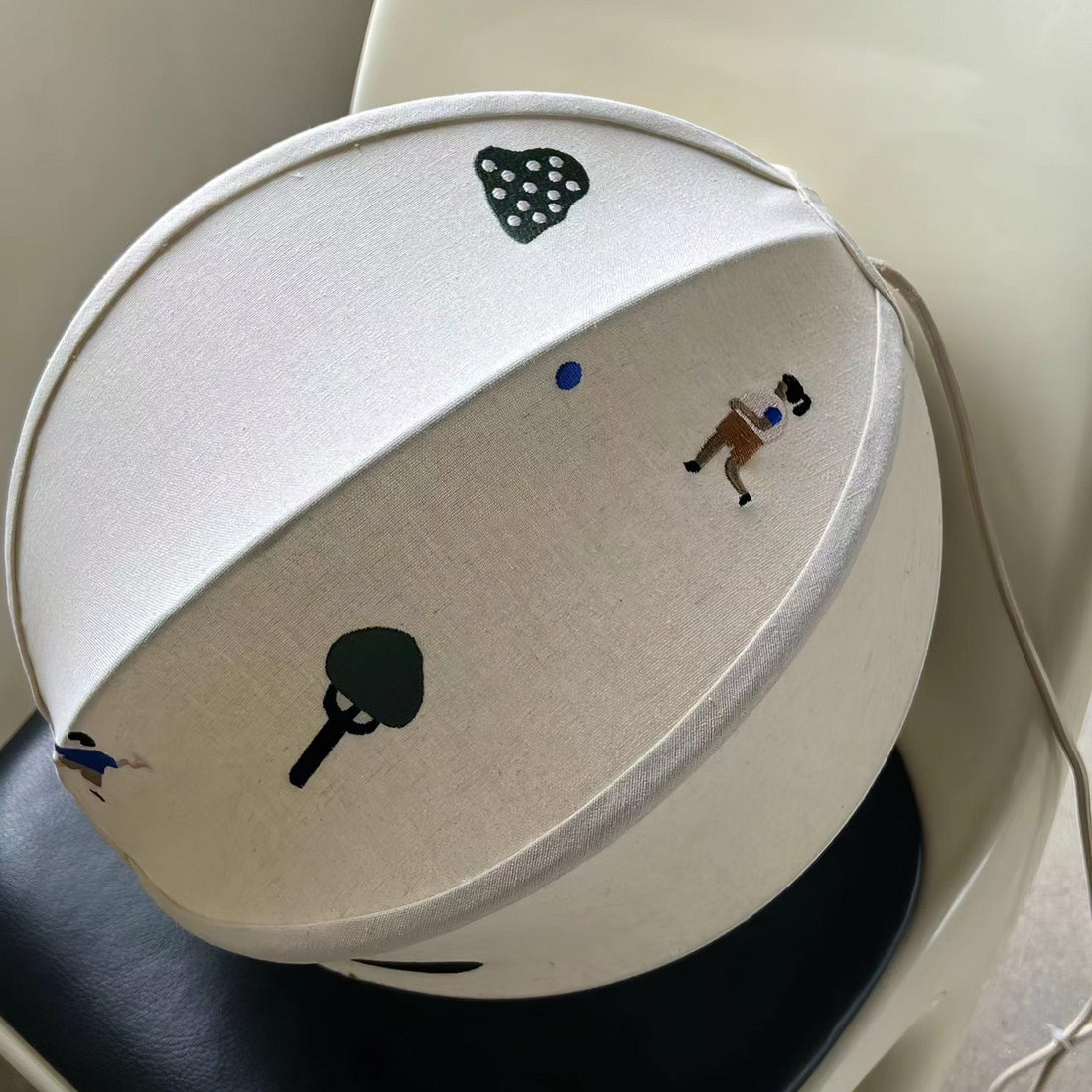 Elva Suspension Boule en Papier avec Motifs Dessinés