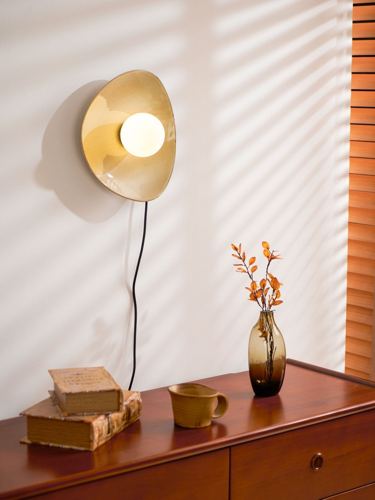 Nancy Pebble Disc Plug-in Ceramics Glass Wall Light
