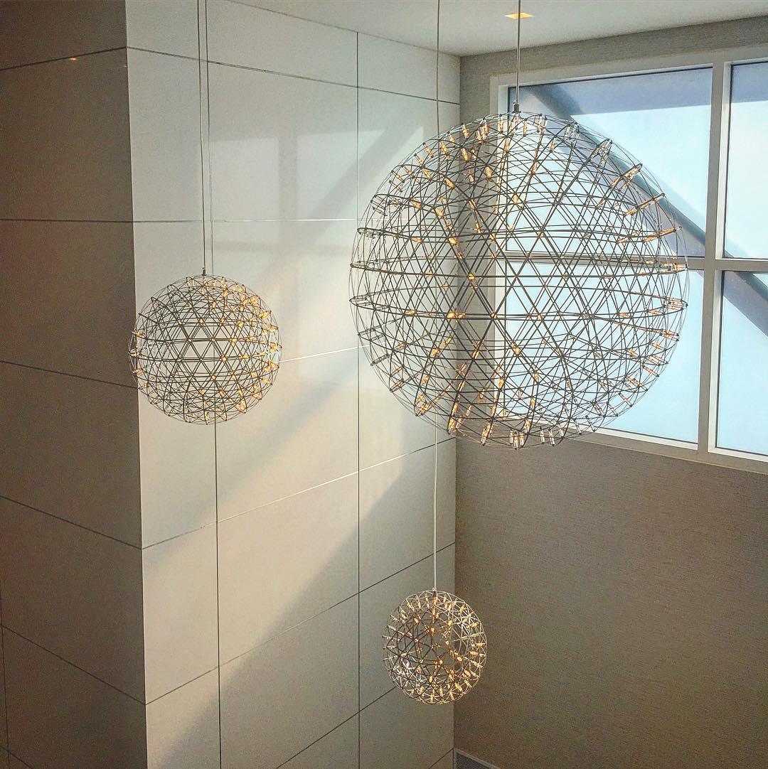 Ivthayra Suspension Boule Dorée de Luxe Postmoderne