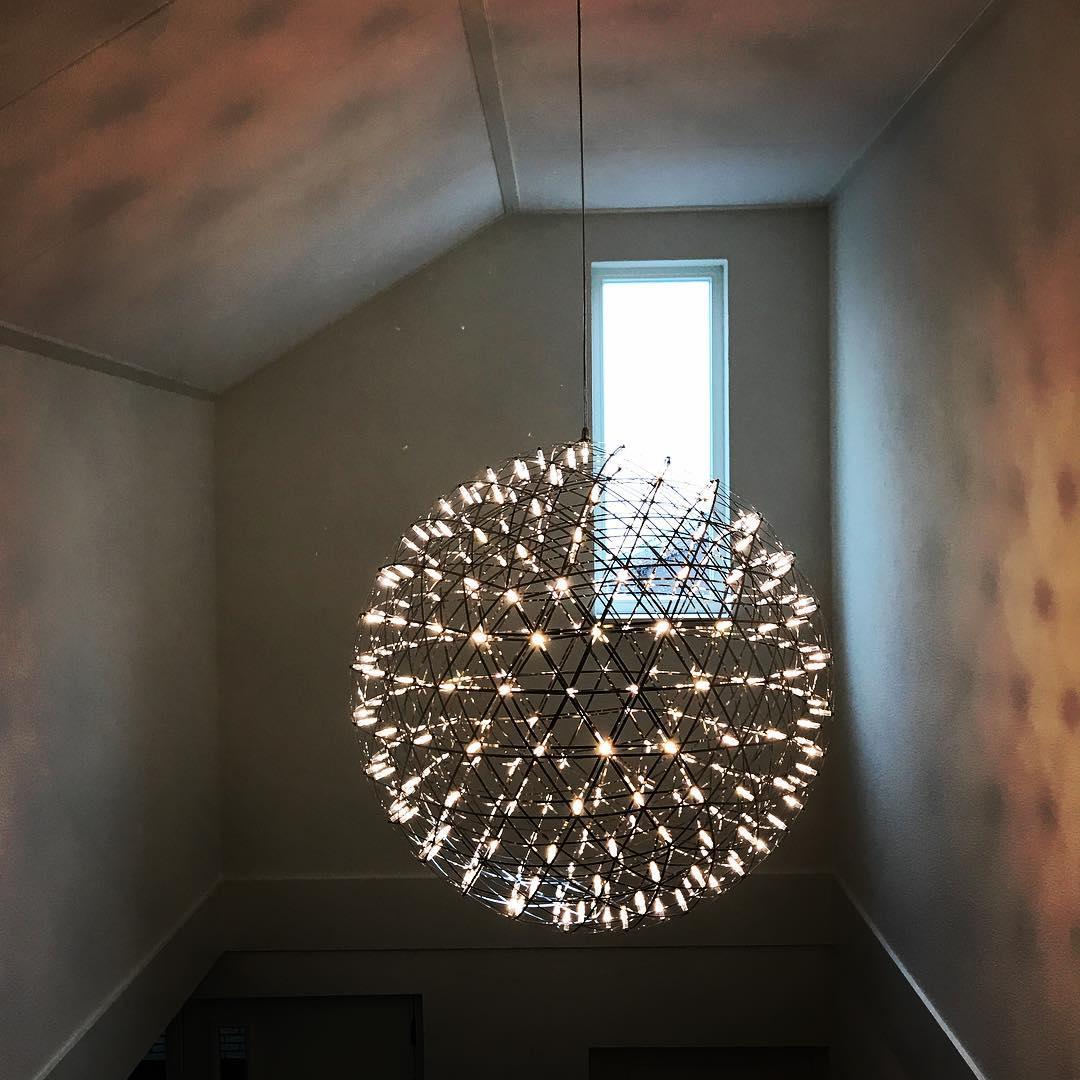 Ivthayra Suspension Boule Dorée de Luxe Postmoderne