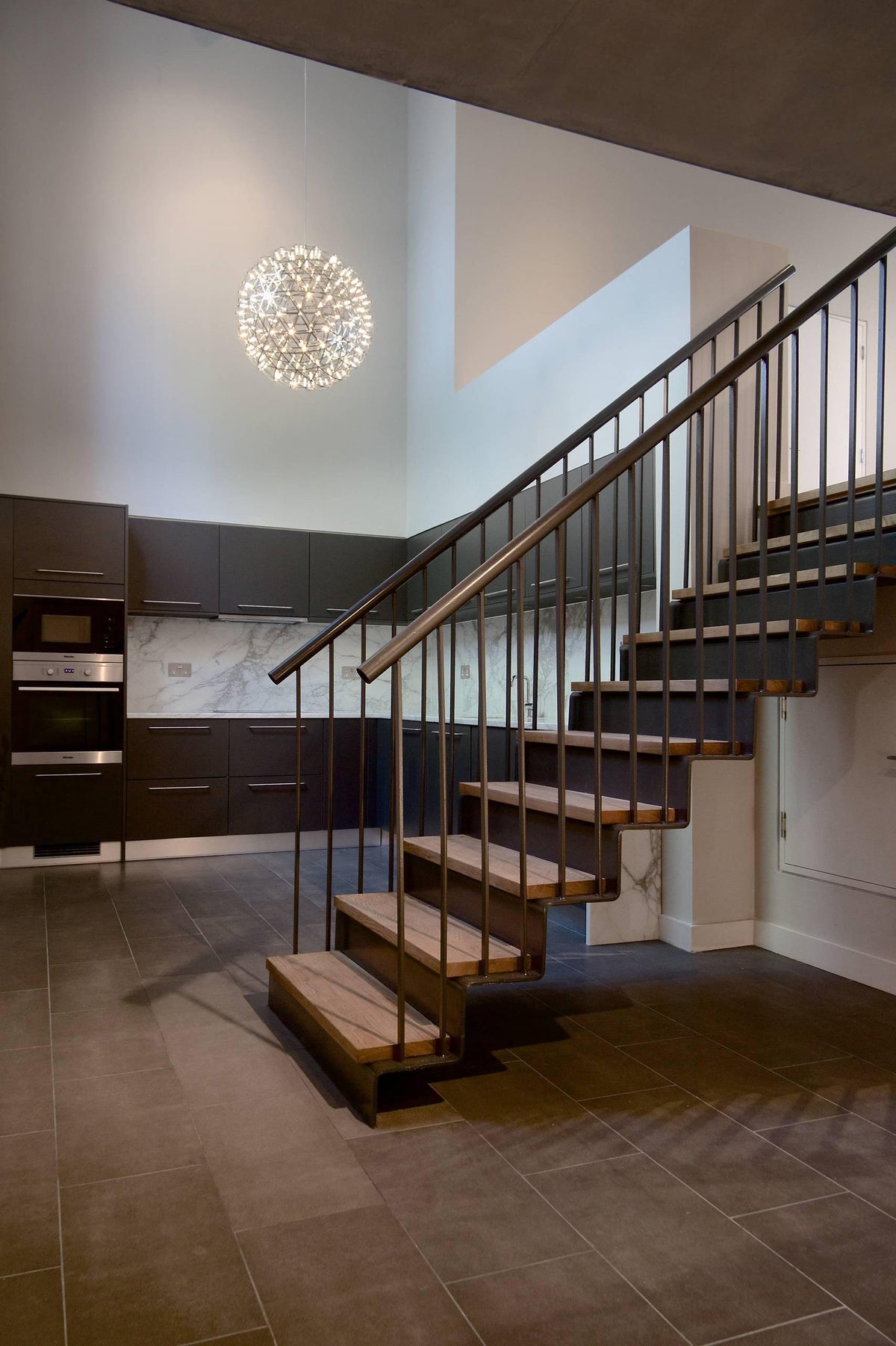 Ivthayra Suspension Boule Dorée de Luxe Postmoderne