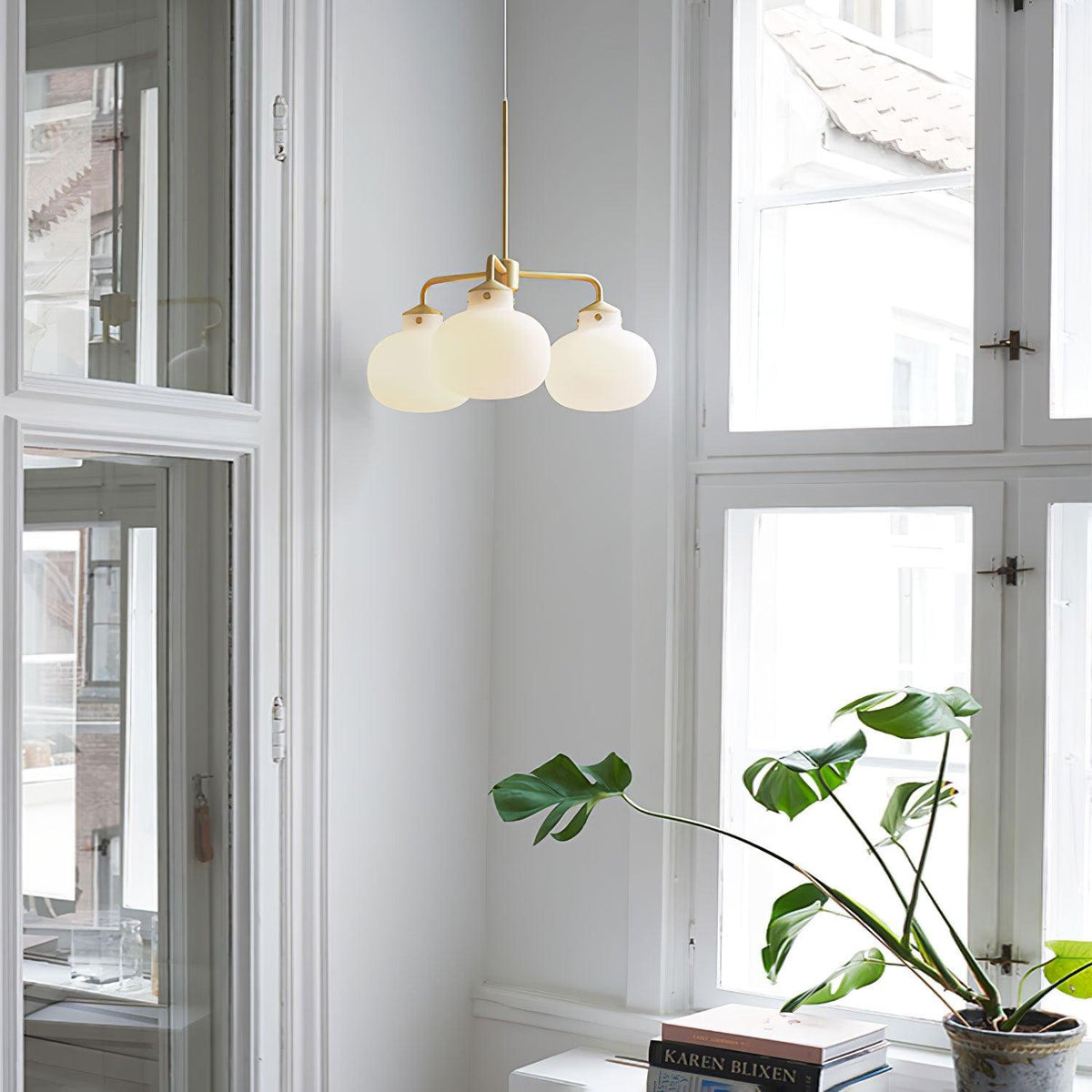 Halo Contemporary Glass Pendant Lamp