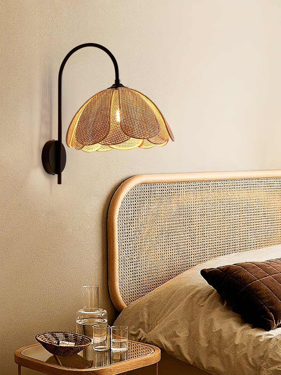 Edria Lustra Applique Murale Rattan Forme Pétale Élégante