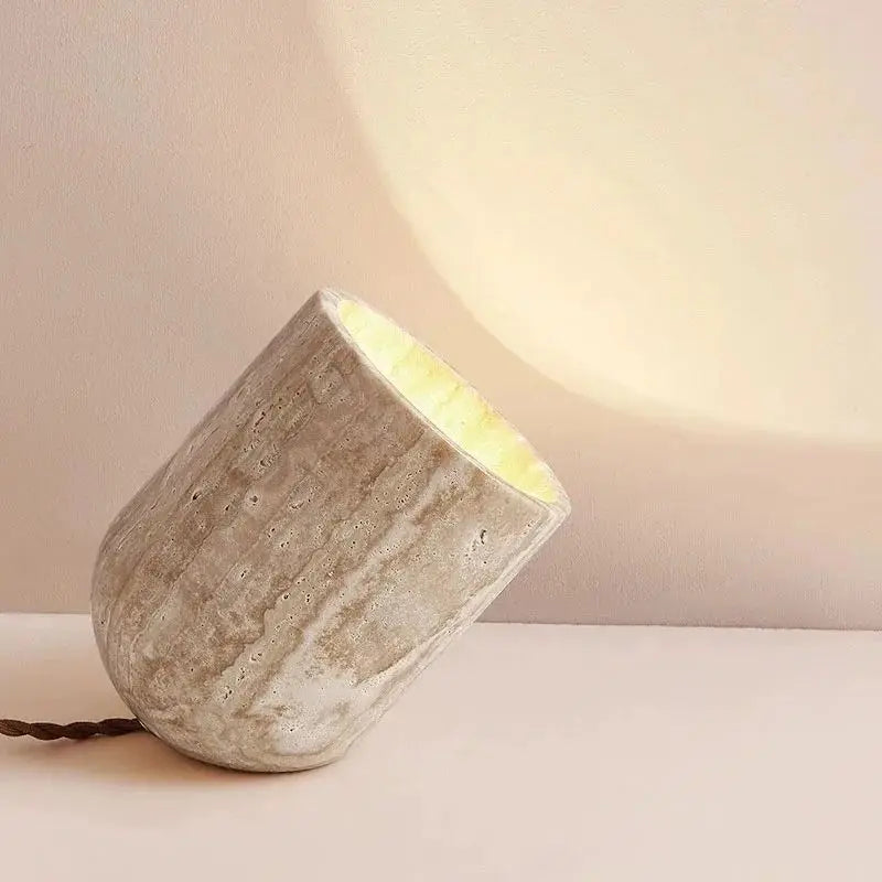 Lampe à poser Design en Travertin - Inclinéa