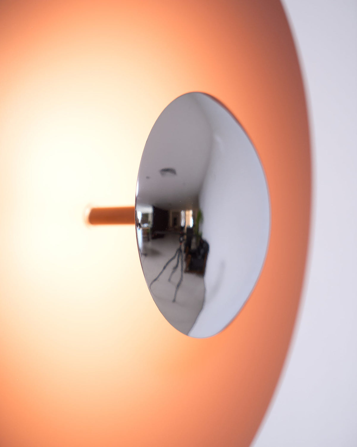 Peacemaker Elegance Simplicity Glow Wall Light