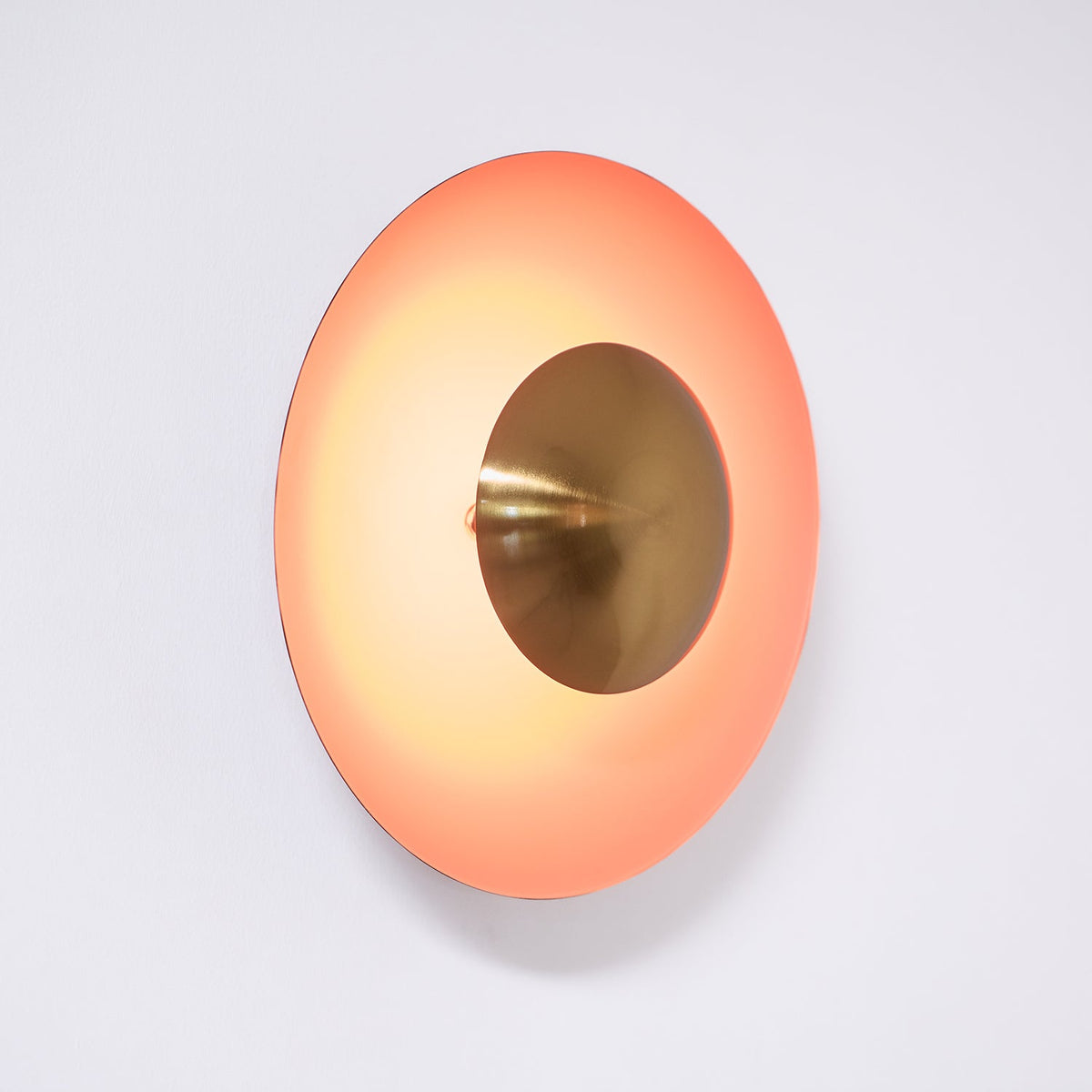 Peacemaker Elegance Simplicity Glow Wall Light