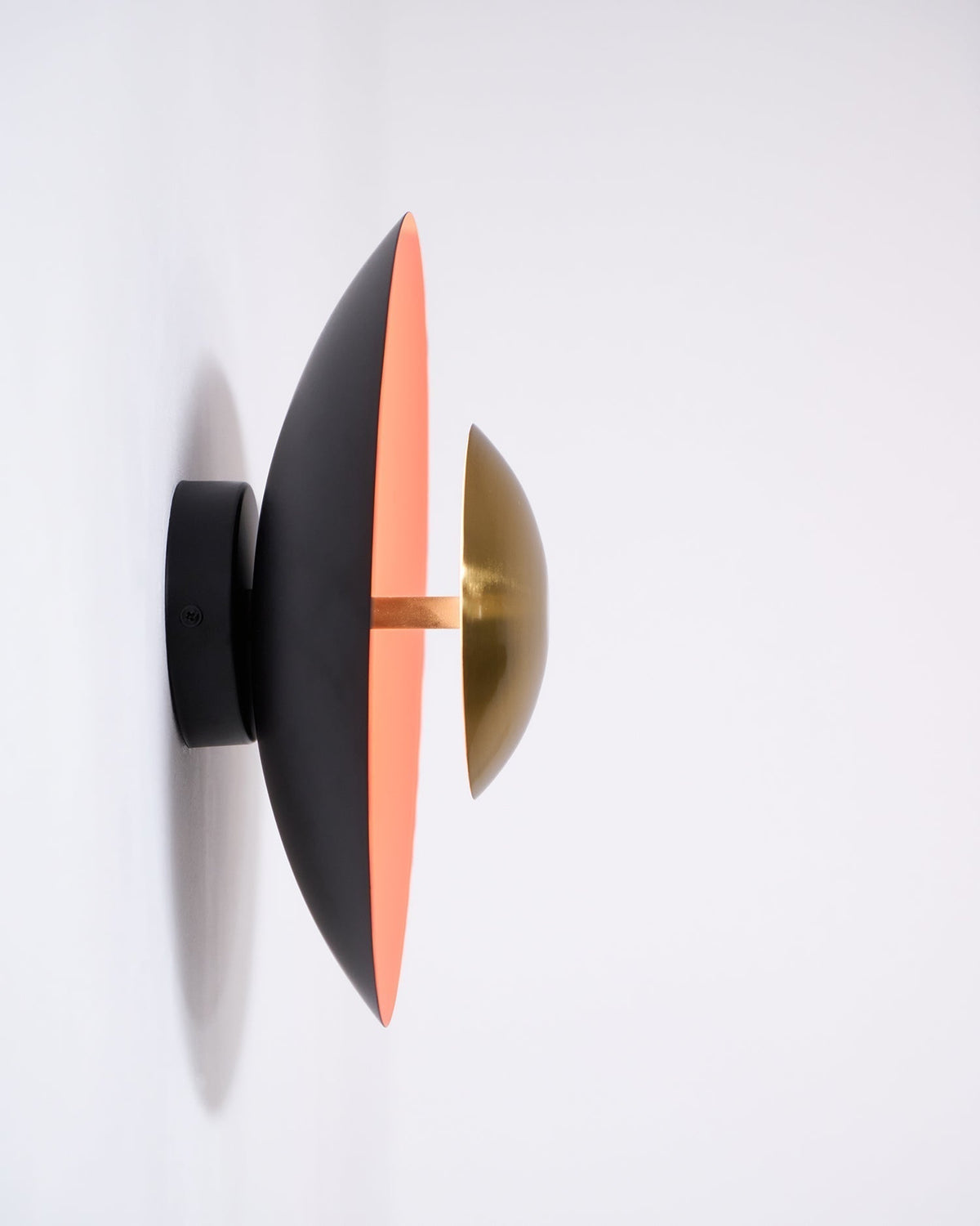Peacemaker Elegance Simplicity Glow Wall Light