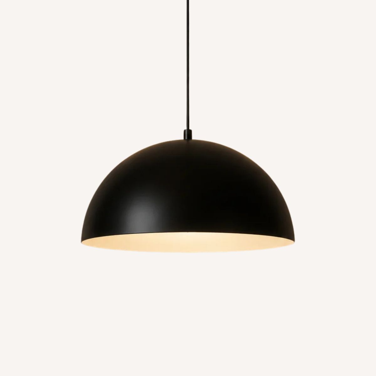 Suspension dôme noire en métal – Sombora