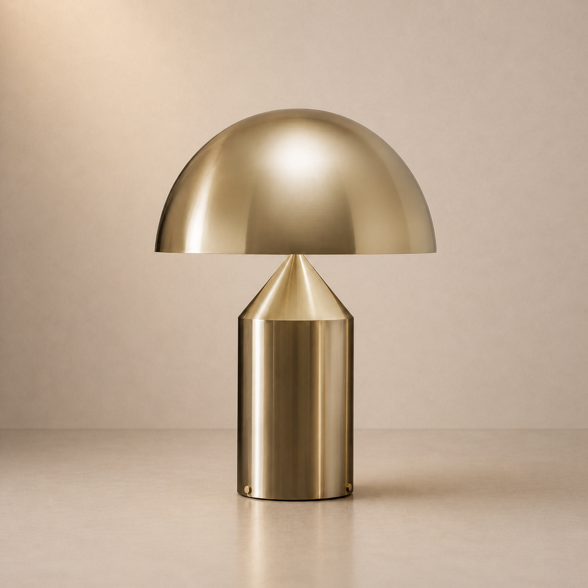 Lampe de Table en Métal Doré avec Abat-Jour Dôme – Oréa